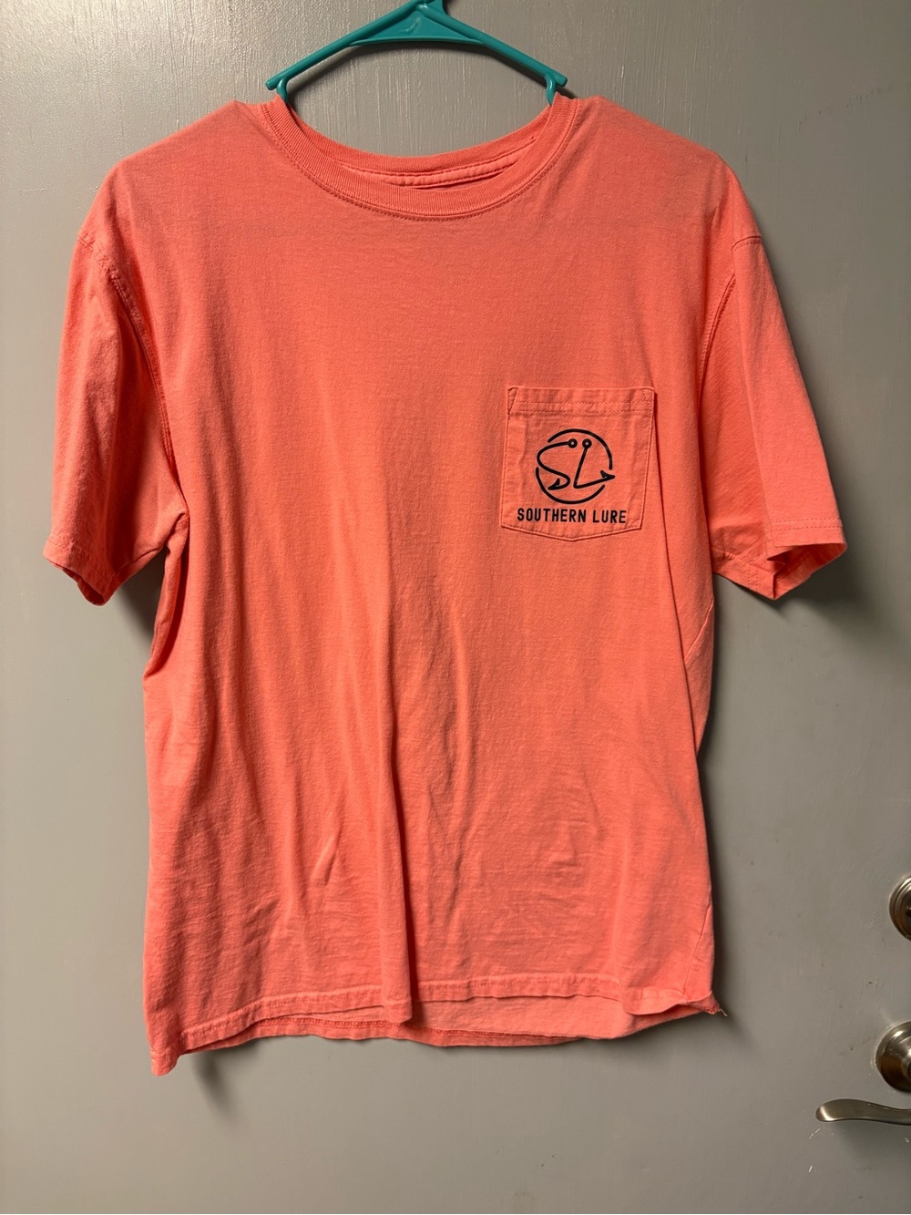 Southern Lure Coral Pocket Tee Size Medium